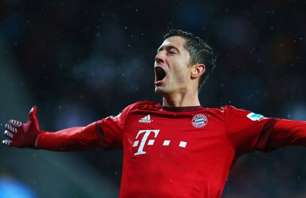  拜仁莱万续写传奇德甲金靴争夺悬念渐失